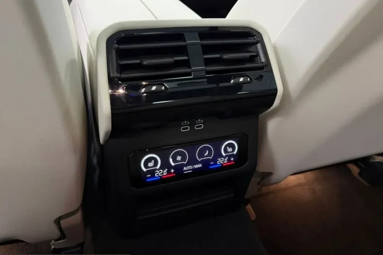 BMW 550 (Seria 5) din 2025 cu 23.100 km - oferta BMW202812 - foto 24