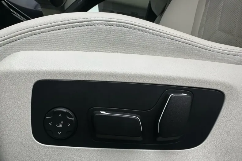 BMW 550 (Seria 5) din 2025 cu 25.800 km - oferta BMW202814 - foto 6