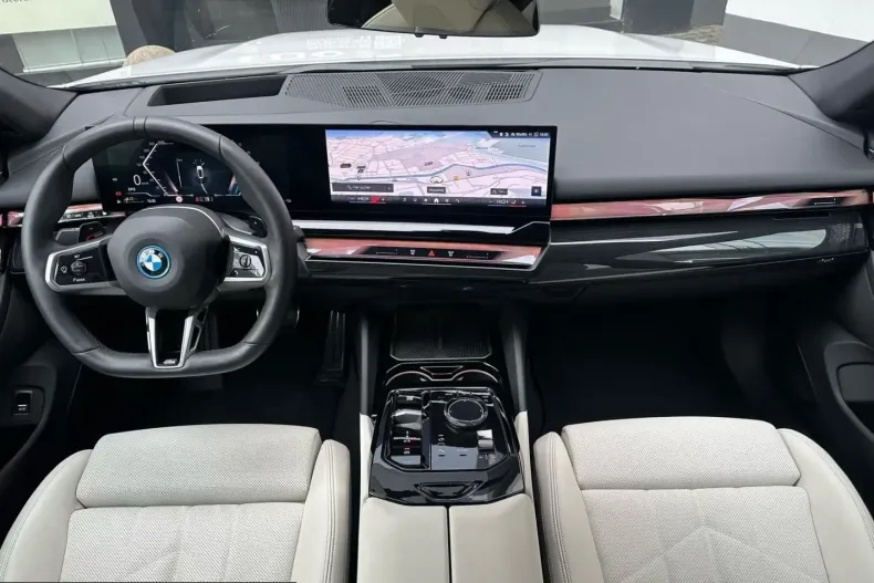 BMW 550 (Seria 5) din 2025 cu 25.800 km - oferta BMW202814 - foto 9