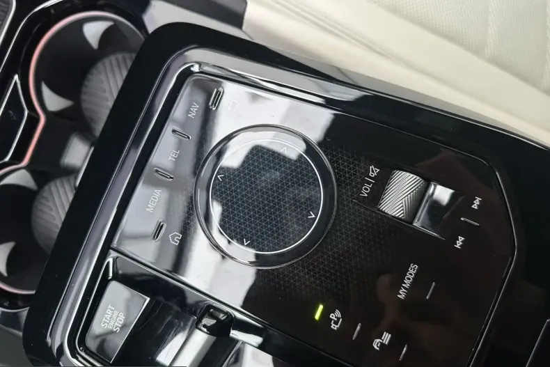 BMW 550 (Seria 5) din 2025 cu 25.800 km - oferta BMW202814 - foto 13