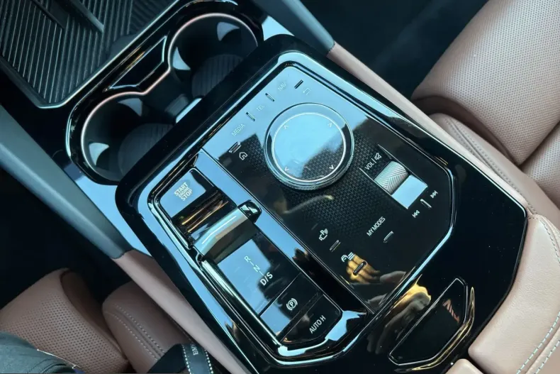 BMW 520 (Seria 5) din 2025 cu 21.848 km - oferta BMW202815 - foto 12