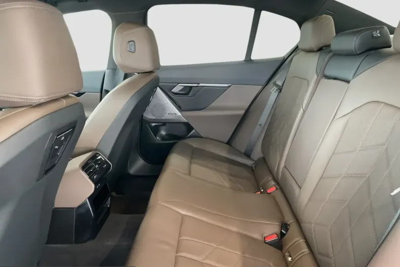 BMW 520 (Seria 5) din 2025 cu 25.530 km - oferta BMW202816 - foto 10