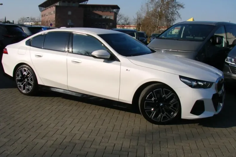 BMW 520 (Seria 5) din 2025 cu 24.408 km - oferta BMW202817 - foto 7