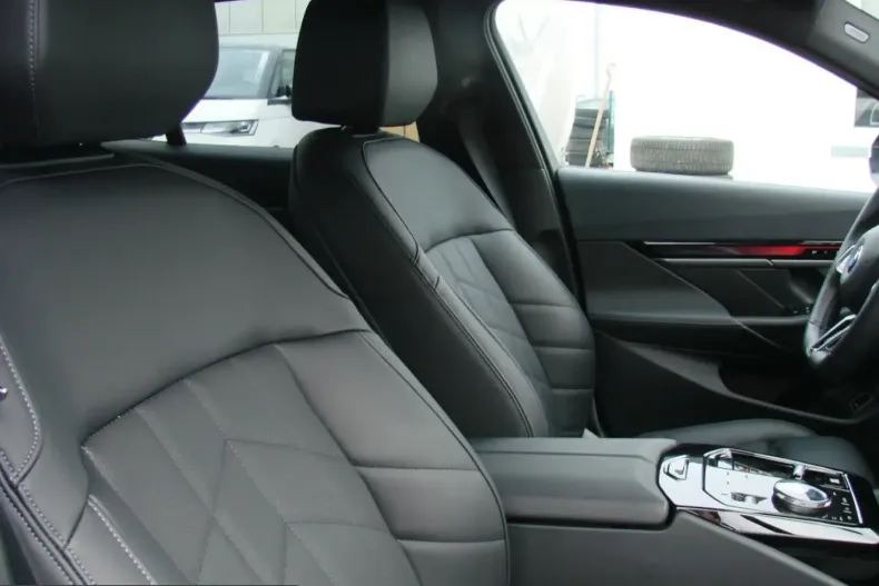 BMW 520 (Seria 5) din 2025 cu 24.408 km - oferta BMW202817 - foto 19