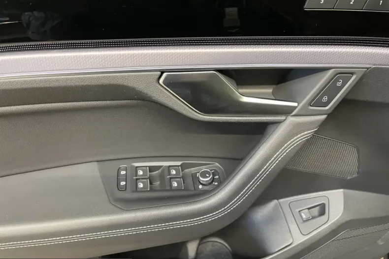 Volkswagen Touareg din 2023 cu 58.058 km - oferta VOL202824 - foto 8