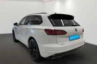 Volkswagen Touareg din 2023 cu 52.390 km - oferta VOL202825 - foto 3