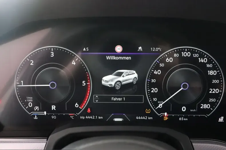 Volkswagen Touareg din 2023 cu 44.442 km - oferta VOL202826 - foto 9