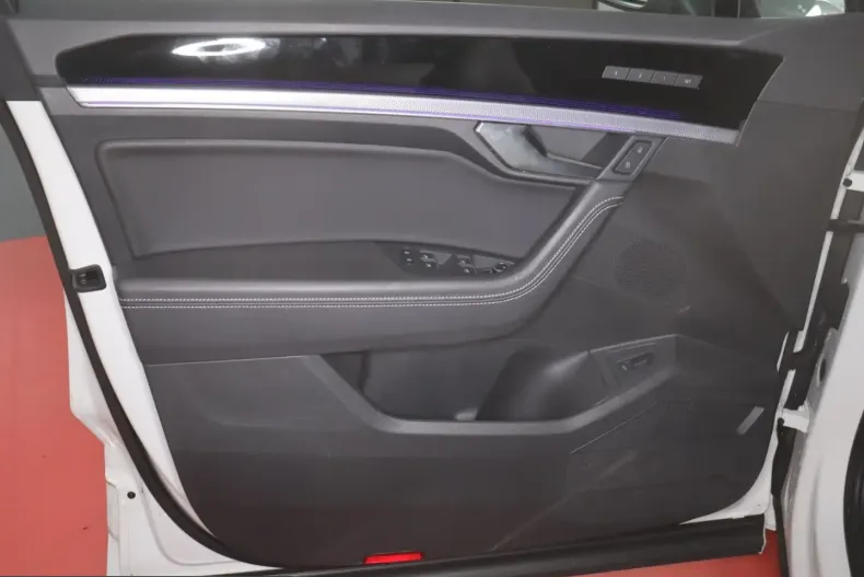 Volkswagen Touareg din 2023 cu 44.442 km - oferta VOL202826 - foto 11