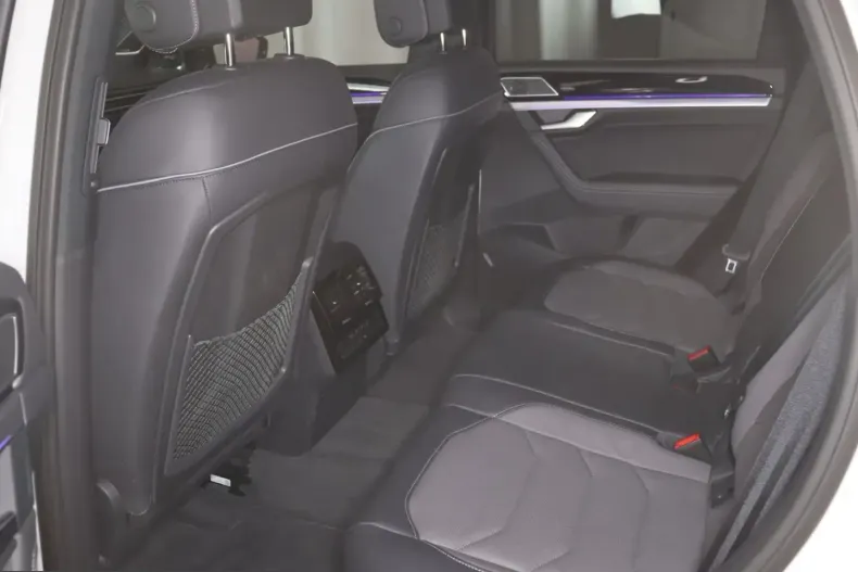 Volkswagen Touareg din 2023 cu 44.442 km - oferta VOL202826 - foto 12