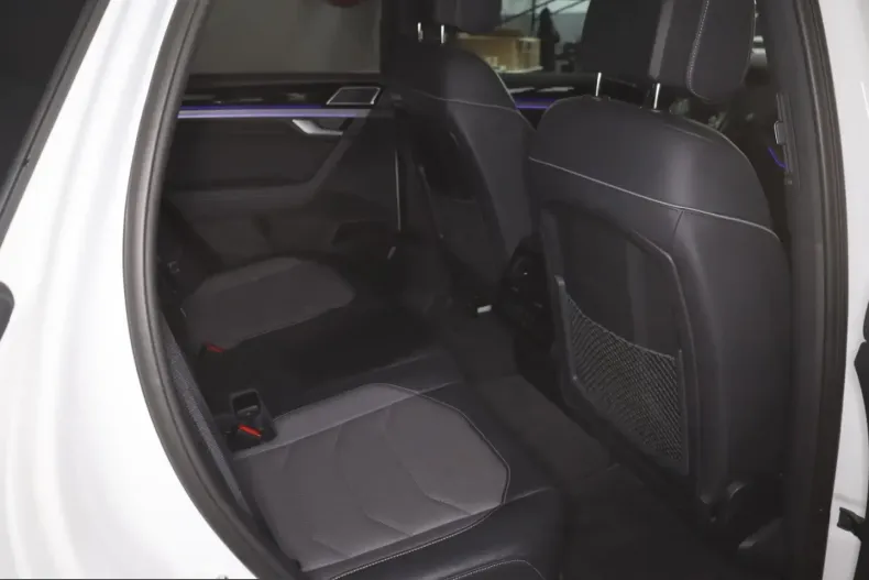 Volkswagen Touareg din 2023 cu 44.442 km - oferta VOL202826 - foto 13