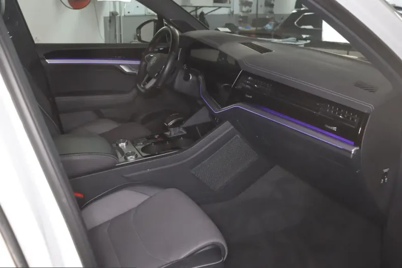 Volkswagen Touareg din 2023 cu 44.442 km - oferta VOL202826 - foto 14