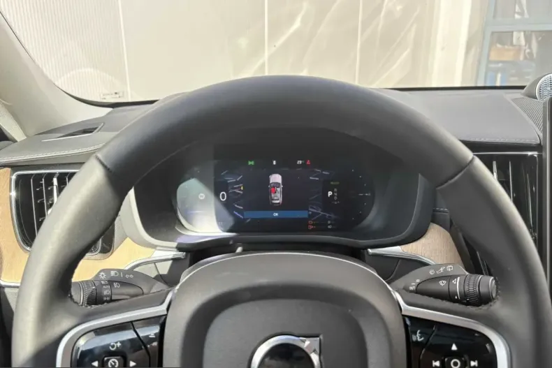 Volvo XC60 din 2025 cu 15.000 km - oferta VOL202830 - foto 9