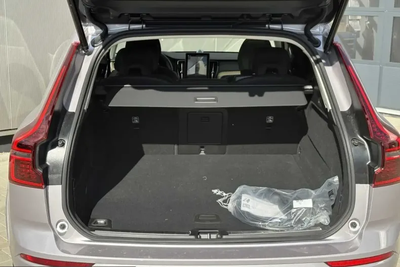 Volvo XC60 din 2025 cu 15.000 km - oferta VOL202830 - foto 13