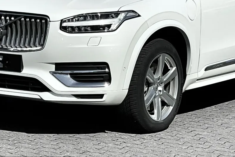 Volvo XC90 din 2024 cu 26.521 km - oferta VOL202838 - foto 3