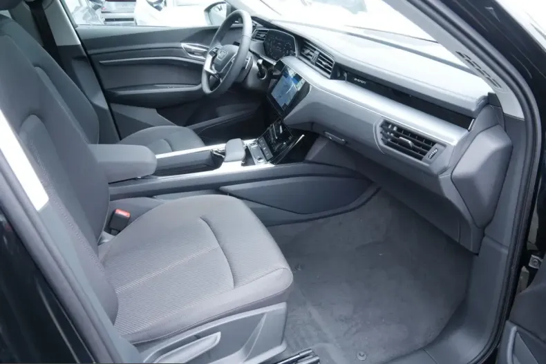 Audi Q8 e-tron din 2023 cu 12.500 km - oferta AUD202841 - foto 7