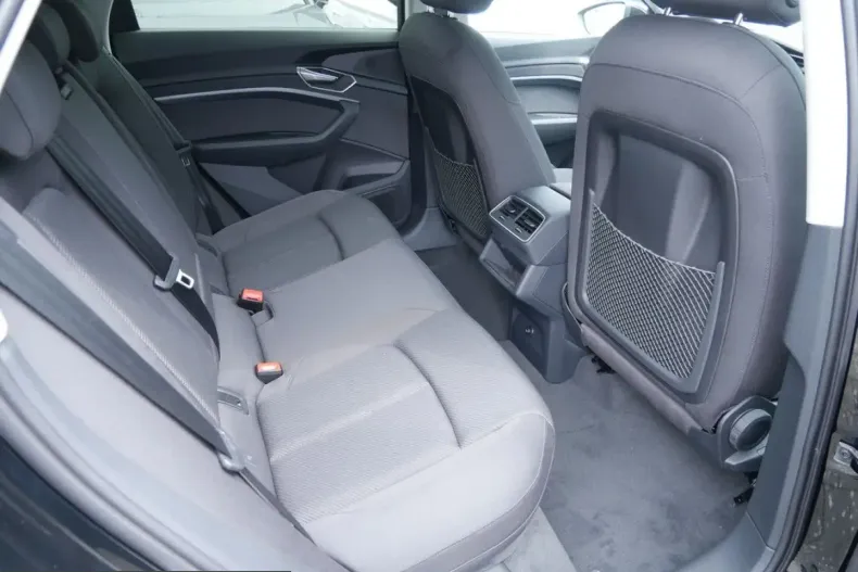 Audi Q8 e-tron din 2023 cu 12.500 km - oferta AUD202841 - foto 8