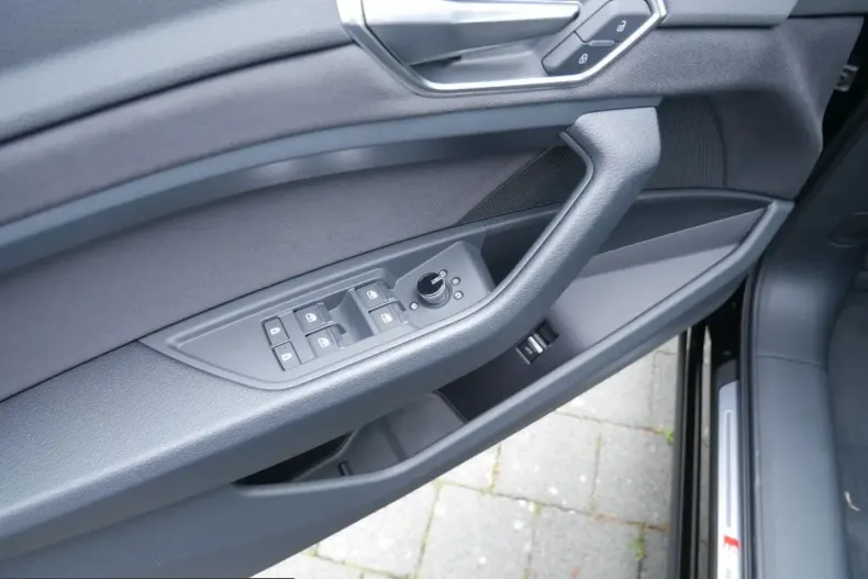 Audi Q8 e-tron din 2023 cu 12.500 km - oferta AUD202841 - foto 9