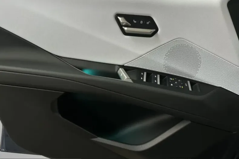 BMW iX3 (Seria X) din 2026 cu 10 km - oferta BMW202852 - foto 10