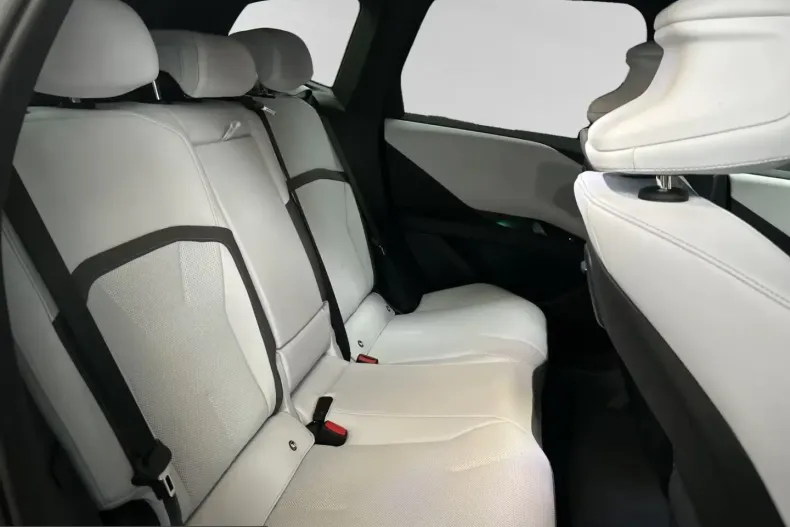 BMW iX3 (Seria X) din 2026 cu 10 km - oferta BMW202852 - foto 17