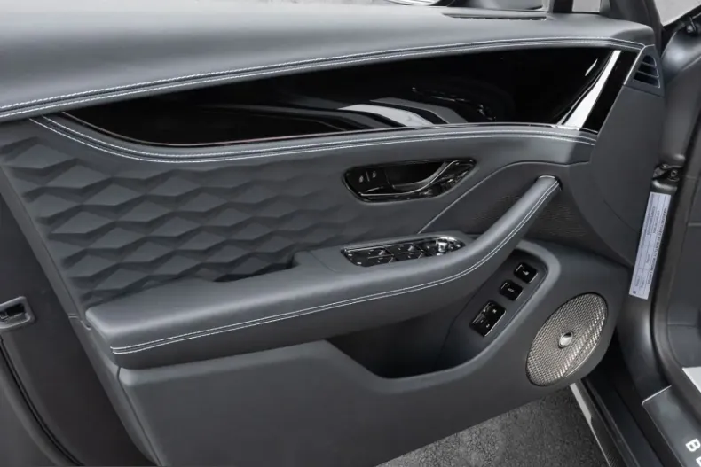 Bentley Flying Spur din 2025 cu 5.000 km - oferta BEN202901 - foto 13