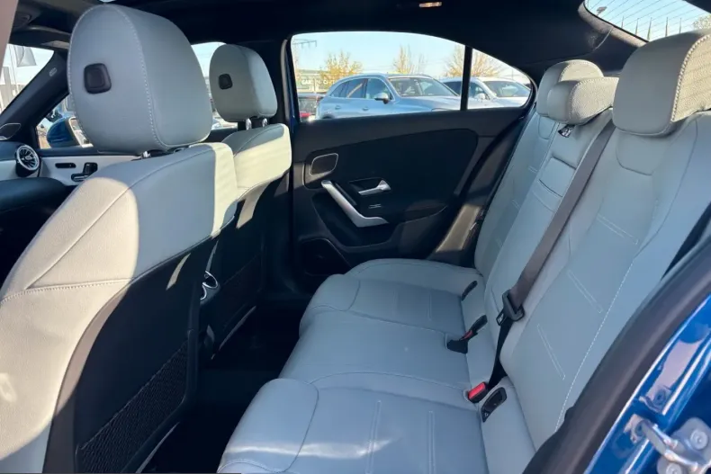 Mercedes-Benz A 220 (Clasa A) din 2024 cu 47.463 km - oferta MER202909 - foto 11