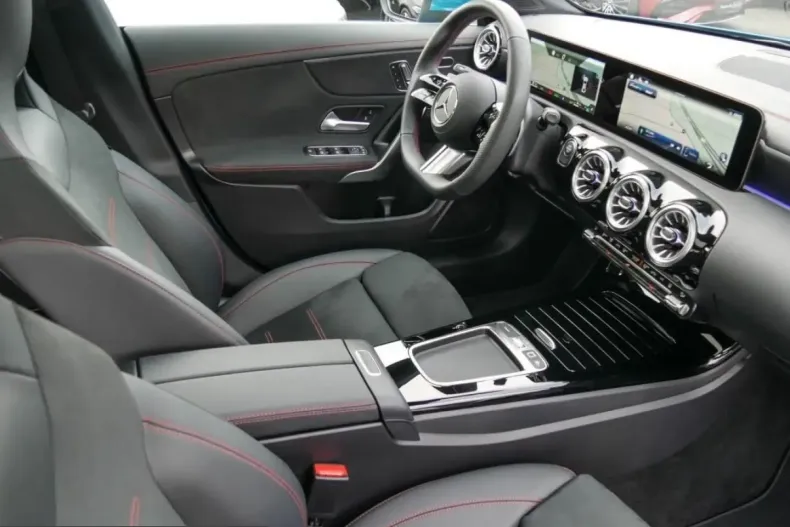 Mercedes-Benz CLA 250 (Clasa CLA) din 2025 cu 11.372 km - oferta MER202914 - foto 3