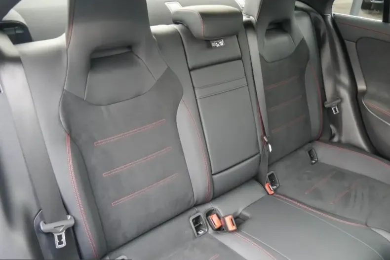 Mercedes-Benz CLA 250 (Clasa CLA) din 2025 cu 11.372 km - oferta MER202914 - foto 4