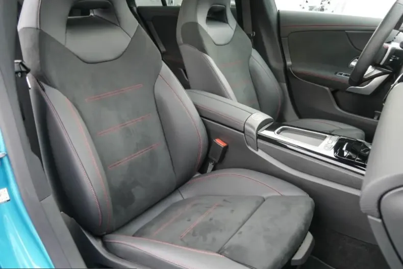 Mercedes-Benz CLA 250 (Clasa CLA) din 2025 cu 11.372 km - oferta MER202914 - foto 6