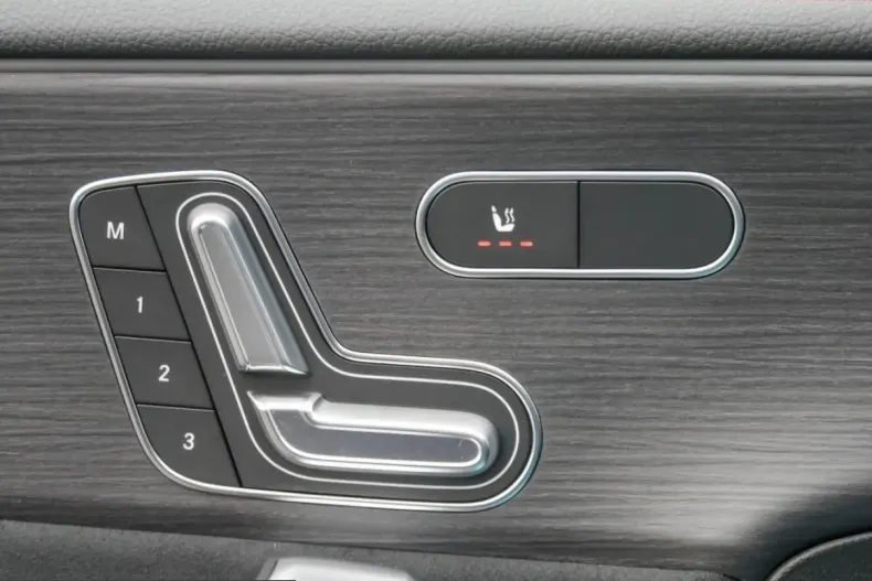 Mercedes-Benz CLA 250 (Clasa CLA) din 2025 cu 11.372 km - oferta MER202914 - foto 13