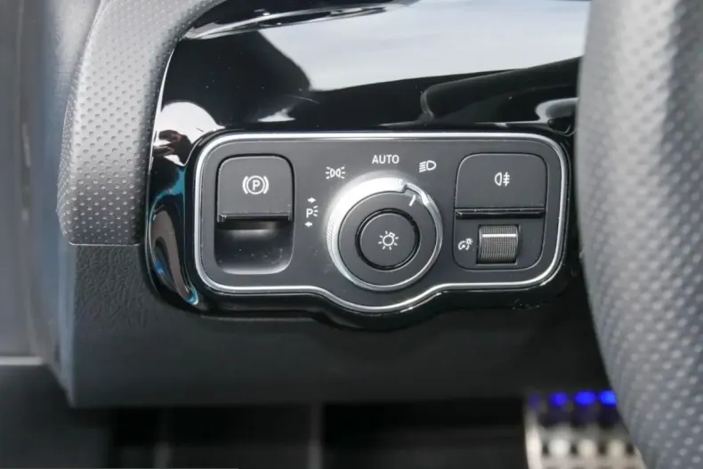 Mercedes-Benz CLA 250 (Clasa CLA) din 2025 cu 11.372 km - oferta MER202914 - foto 15