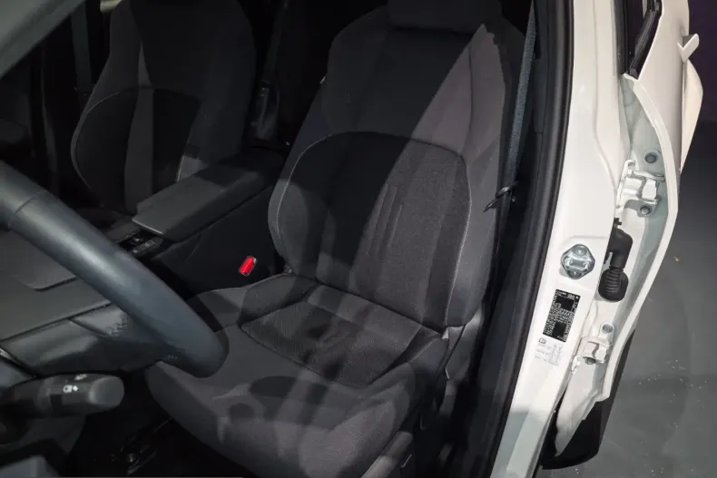 Toyota C-HR din 2025 cu 5.530 km - oferta TOY202916 - foto 22