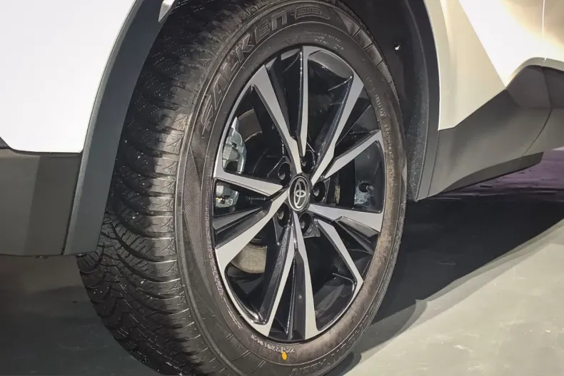 Toyota C-HR din 2025 cu 5.530 km - oferta TOY202916 - foto 32