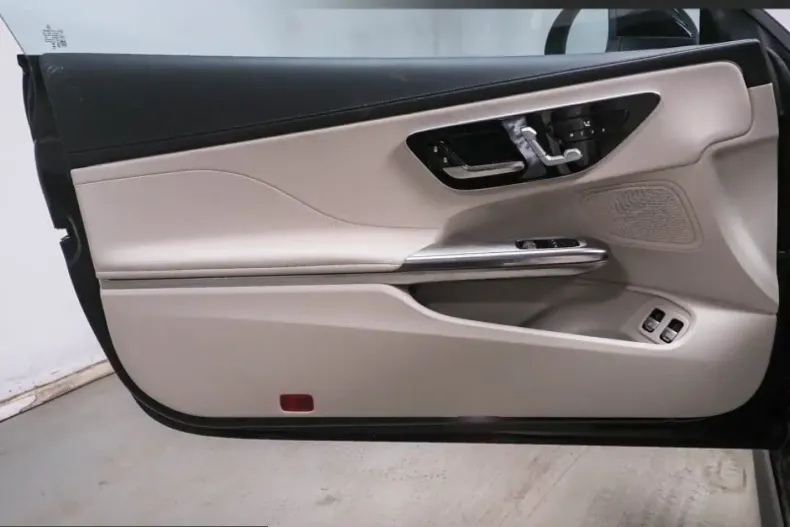 Mercedes-Benz CLE 300 (Clasa CLE) din 2025 cu 7.780 km - oferta MER202930 - foto 10