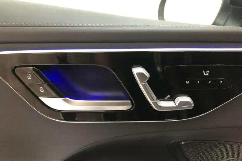 Mercedes-Benz C 300 (Clasa C) din 2024 cu 5.563 km - oferta MER202933 - foto 15