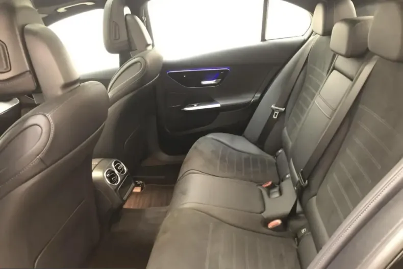 Mercedes-Benz C 300 (Clasa C) din 2024 cu 5.563 km - oferta MER202933 - foto 17