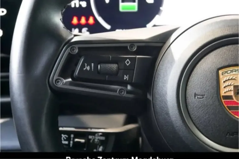 Porsche Taycan din 2024 cu 28.500 km - oferta POR202935 - foto 18