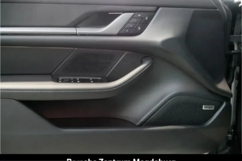 Porsche Taycan din 2024 cu 28.500 km - oferta POR202935 - foto 24