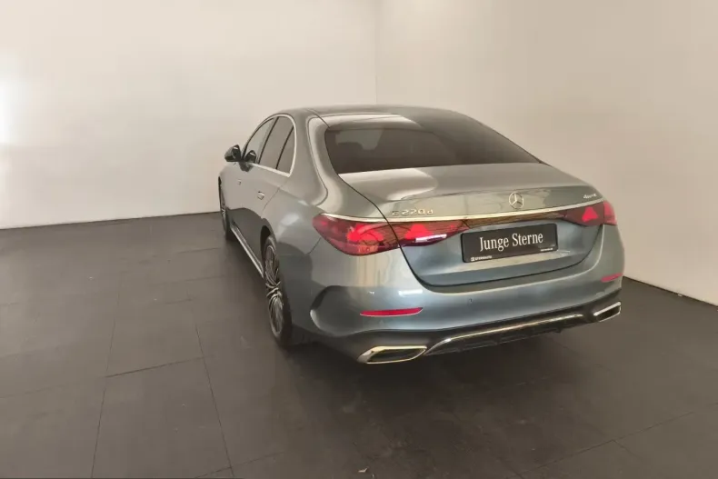 Mercedes-Benz E 220 (Clasa E) din 2023 cu 16.199 km - oferta MER202936 - foto 8