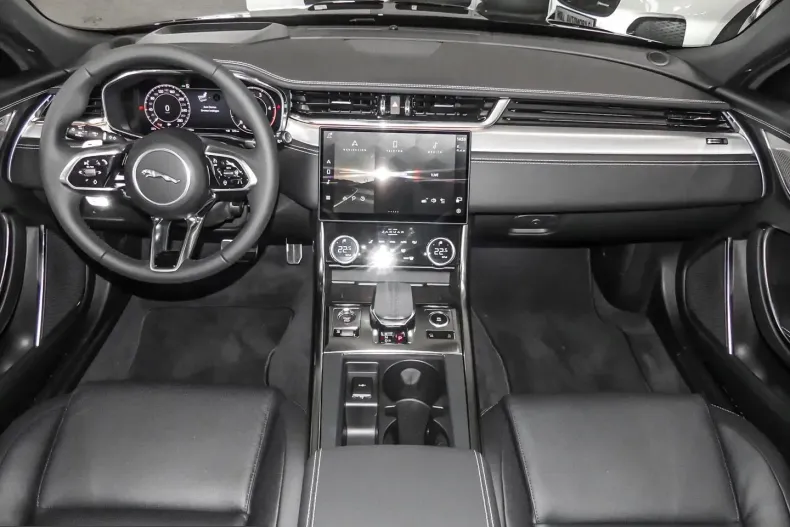 Jaguar XF din 2024 cu 10.660 km - oferta JAG202943 - foto 5