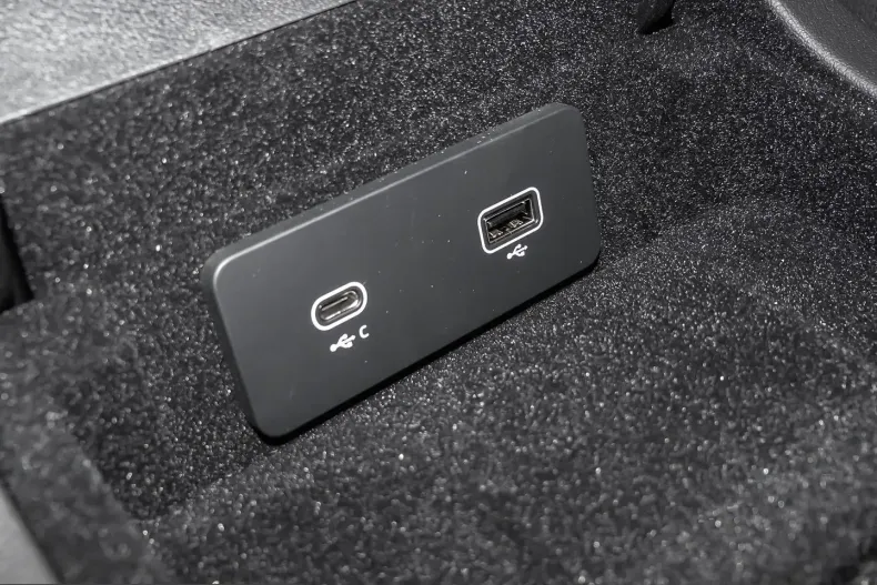 Jaguar XF din 2024 cu 10.660 km - oferta JAG202943 - foto 17