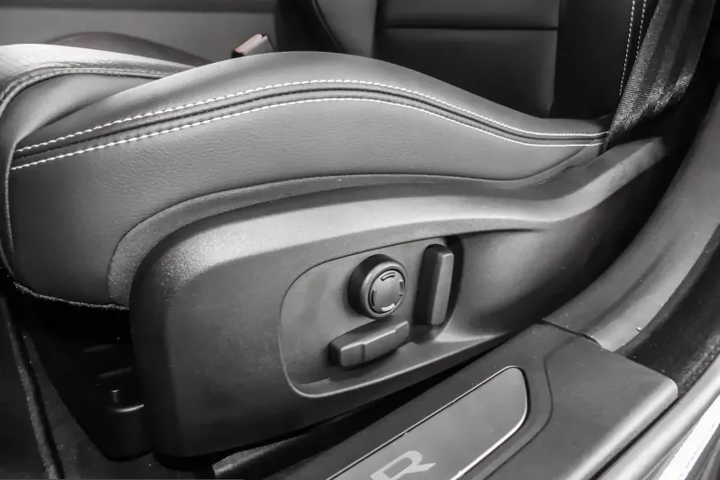 Jaguar XF din 2024 cu 10.660 km - oferta JAG202943 - foto 18