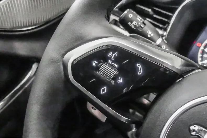 Jaguar XF din 2024 cu 10.660 km - oferta JAG202943 - foto 20