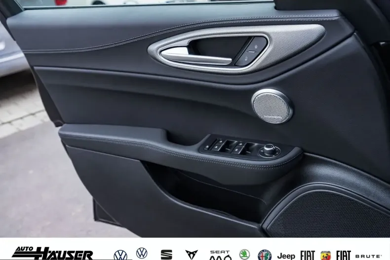 Alfa Romeo Giulia din 2023 cu 20.567 km - oferta ALF202946 - foto 17