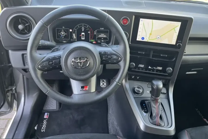 Toyota Yaris din 2024 cu 11.100 km - oferta TOY202960 - foto 11