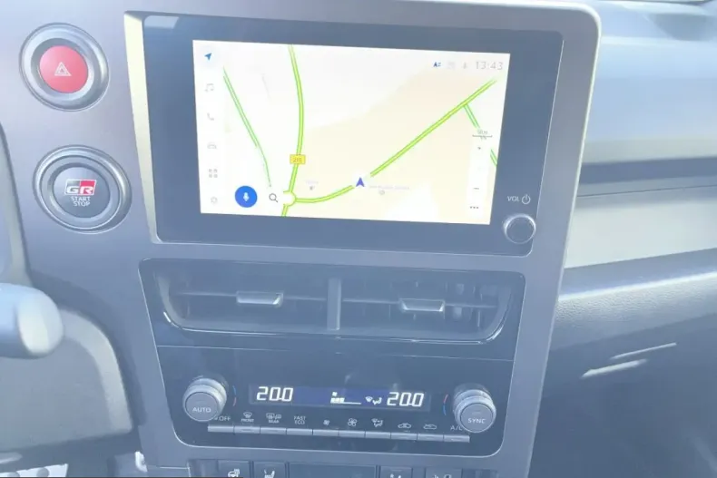 Toyota Yaris din 2024 cu 11.100 km - oferta TOY202960 - foto 13