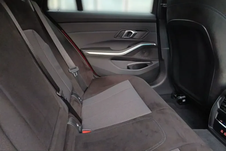 BMW 330 (Seria 3) din 2024 cu 25.822 km - oferta BMW202973 - foto 16