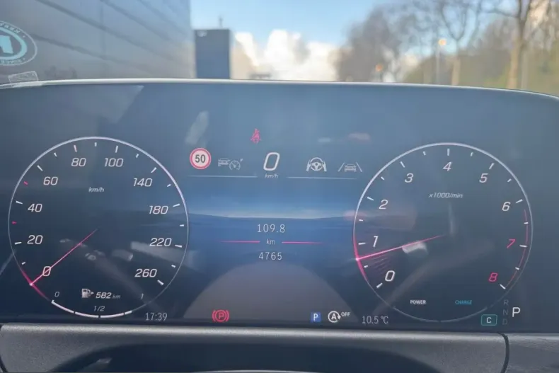 Mercedes-Benz E 200 (Clasa E) din 2025 cu 4.726 km - oferta MER202994 - foto 19