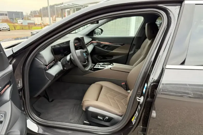 BMW i5 (Seria 5) din 2025 cu 17.862 km - oferta BMW203016 - foto 5