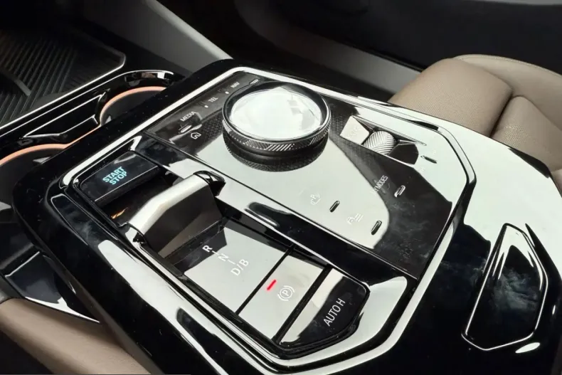 BMW i5 (Seria 5) din 2025 cu 17.862 km - oferta BMW203016 - foto 11