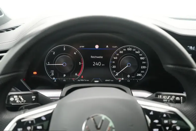 Volkswagen Touareg din 2022 cu 68.398 km - oferta VOL203019 - foto 6